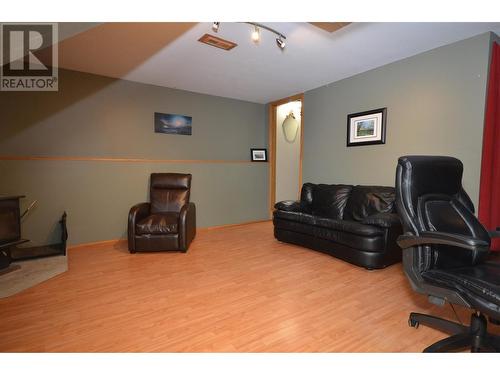 5787 Tuktakamin Road, Falkland, BC - Indoor