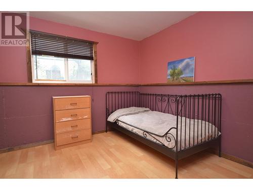 5787 Tuktakamin Road, Falkland, BC - Indoor Photo Showing Bedroom