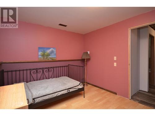 5787 Tuktakamin Road, Falkland, BC - Indoor Photo Showing Bedroom