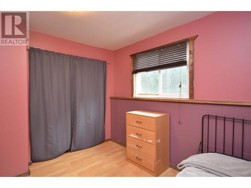 5787 Tuktakamin Road, Falkland, BC - Indoor Photo Showing Bedroom