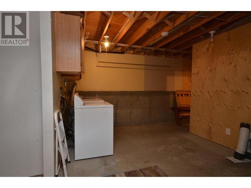 5787 Tuktakamin Road, Falkland, BC - Indoor Photo Showing Laundry Room