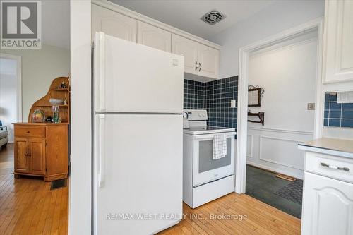 254 Confederation Drive, Toronto, ON - Indoor Photo Showing Kitchen