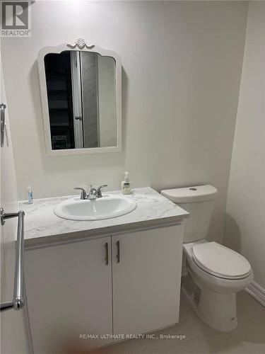 27 Brisbourne Grove E, Toronto, ON - Indoor Photo Showing Bathroom