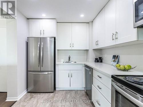 1101 - 115 Hillcrest Avenue E, Mississauga (Cooksville), ON - Indoor Photo Showing Kitchen With Stainless Steel Kitchen