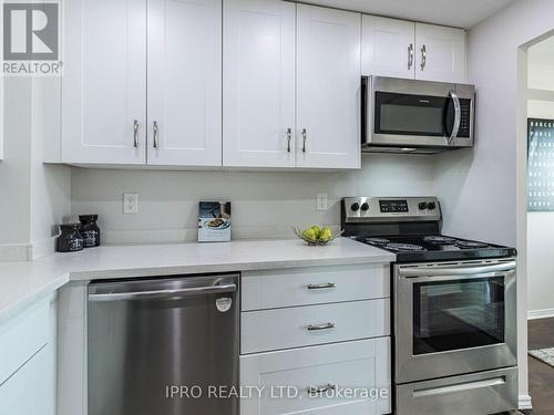 1101 - 115 Hillcrest Avenue E, Mississauga (Cooksville), ON - Indoor Photo Showing Kitchen With Stainless Steel Kitchen