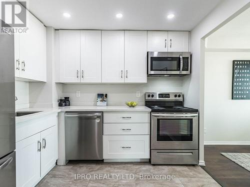 1101 - 115 Hillcrest Avenue E, Mississauga (Cooksville), ON - Indoor Photo Showing Kitchen With Stainless Steel Kitchen