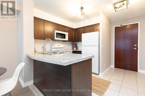 1001 - 5 Michael Power Place, Toronto (Islington-City Centre West), ON - Indoor Photo Showing Kitchen