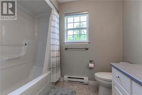 307 Worthington Avenue, Moncton, NB - Indoor Photo Showing Bathroom