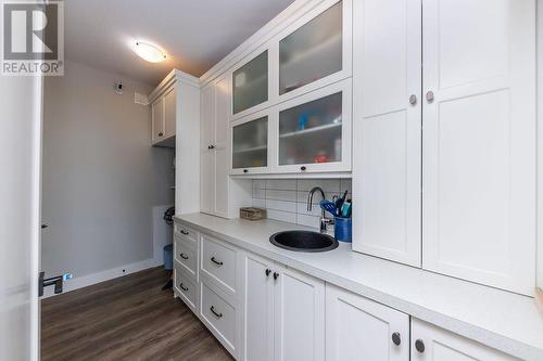 2170 Crosshill Drive, Kamloops, BC - Indoor Photo Showing Kitchen