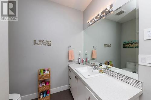 2170 Crosshill Drive, Kamloops, BC - Indoor Photo Showing Bathroom