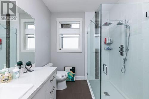 2170 Crosshill Drive, Kamloops, BC - Indoor Photo Showing Bathroom