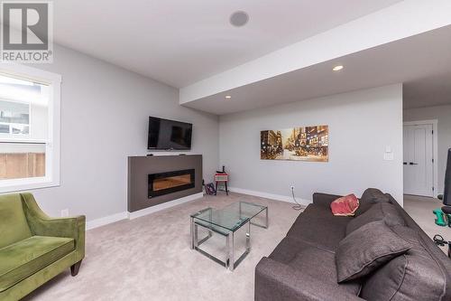 2170 Crosshill Drive, Kamloops, BC - Indoor Photo Showing Living Room With Fireplace