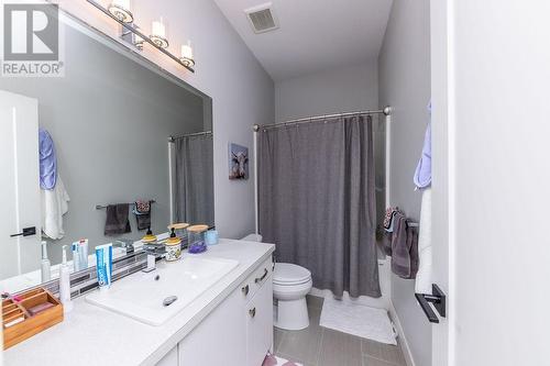 2170 Crosshill Drive, Kamloops, BC - Indoor Photo Showing Bathroom