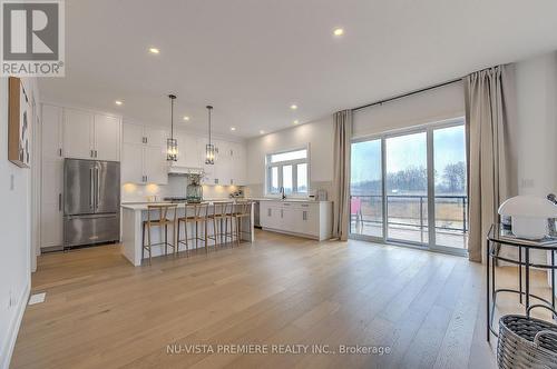 4055 Winterberry Drive, London, ON - Indoor Photo Showing Kitchen With Upgraded Kitchen