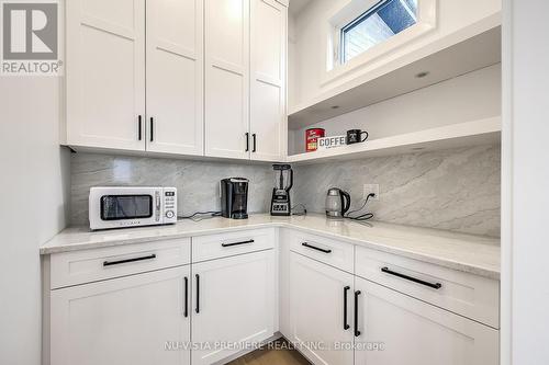 4055 Winterberry Drive, London, ON - Indoor Photo Showing Kitchen