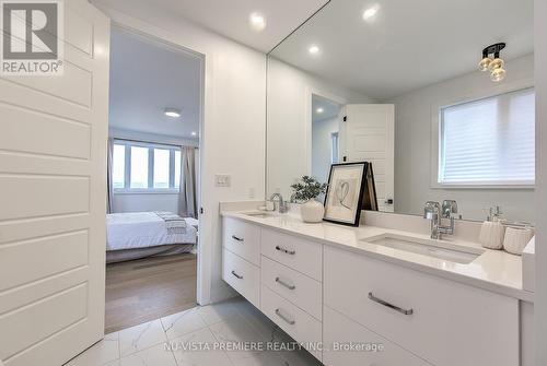 4055 Winterberry Drive, London, ON - Indoor Photo Showing Bathroom