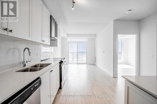 2205 - 55 Duke Street, Kitchener, ON - Indoor Photo Showing Kitchen With Double Sink With Upgraded Kitchen