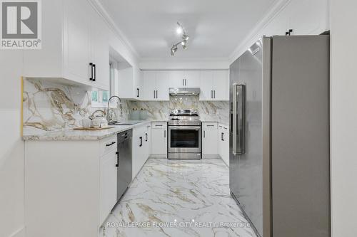 452 Exmouth Circle, London, ON - Indoor Photo Showing Kitchen