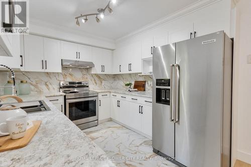 452 Exmouth Circle, London, ON - Indoor Photo Showing Kitchen With Double Sink