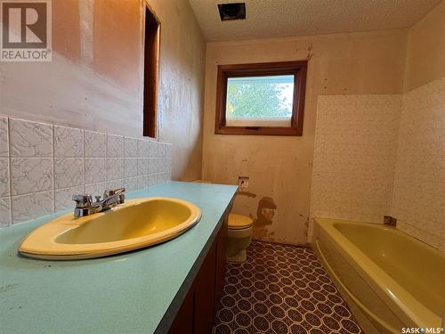 68 Phillips Street, Quill Lake, SK - Indoor Photo Showing Bathroom