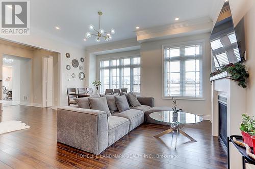 1301 Felicity Gardens, Oakville, ON - Indoor Photo Showing Living Room