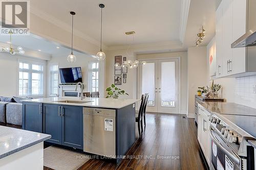 1301 Felicity Gardens, Oakville, ON - Indoor Photo Showing Kitchen With Upgraded Kitchen