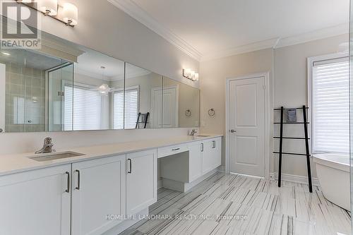 1301 Felicity Gardens, Oakville, ON - Indoor Photo Showing Bathroom