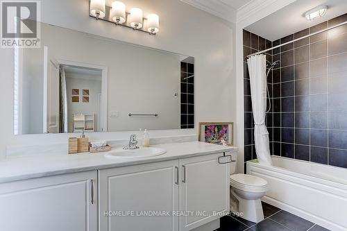 1301 Felicity Gardens, Oakville, ON - Indoor Photo Showing Bathroom