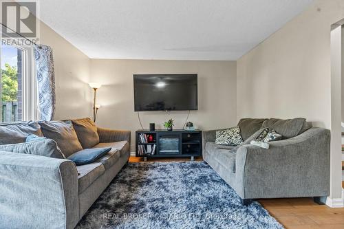 4 - 131 Bonaventure Drive, London, ON - Indoor Photo Showing Living Room