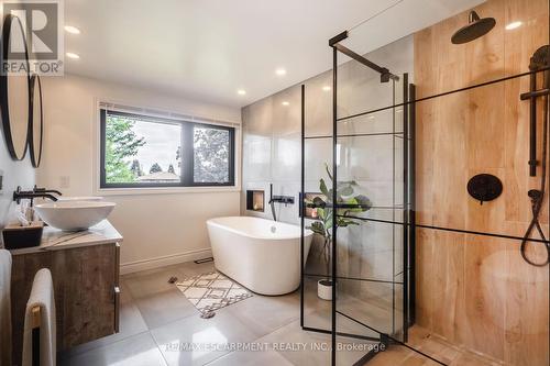 858 Fernhill Boulevard N, Oshawa, ON - Indoor Photo Showing Bathroom