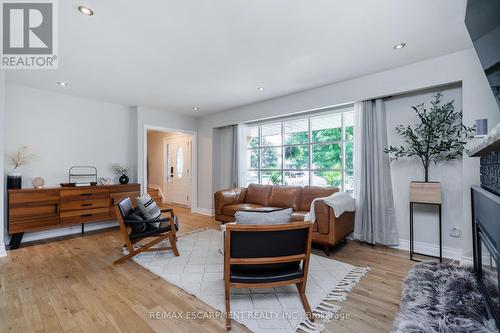 858 Fernhill Boulevard N, Oshawa (Northglen), ON - Indoor Photo Showing Living Room