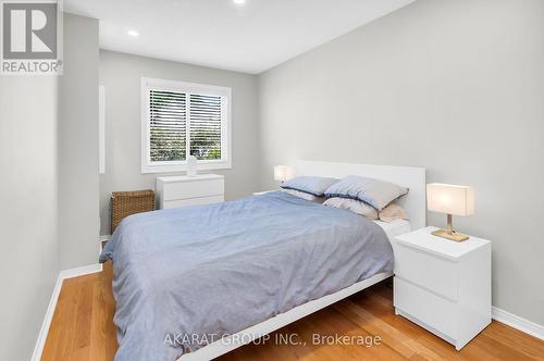 2070 Glenhampton Road, Oakville (West Oak Trails), ON - Indoor Photo Showing Bedroom