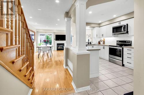 2070 Glenhampton Road, Oakville (West Oak Trails), ON - Indoor Photo Showing Kitchen With Upgraded Kitchen