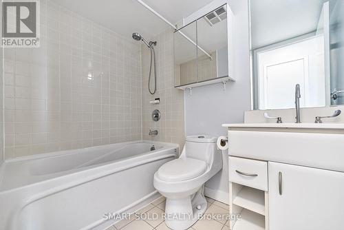 2307 - 38 Lee Centre Drive, Toronto (Woburn), ON - Indoor Photo Showing Bathroom