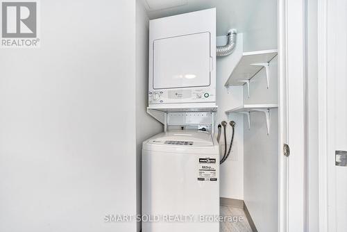 2307 - 38 Lee Centre Drive, Toronto (Woburn), ON -  Photo Showing Laundry Room