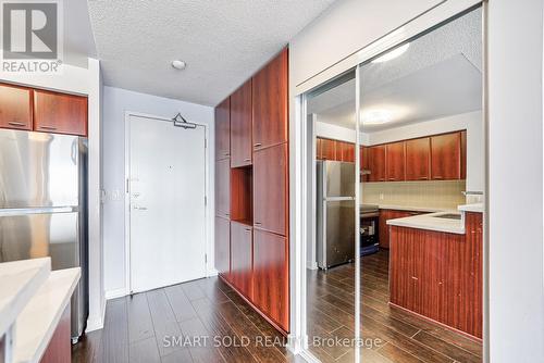 2307 - 38 Lee Centre Drive, Toronto (Woburn), ON - Indoor Photo Showing Kitchen