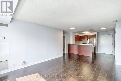 2307 - 38 Lee Centre Drive, Toronto (Woburn), ON - Indoor Photo Showing Kitchen