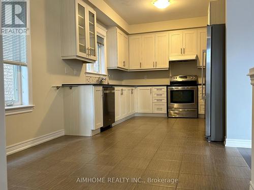 229 Paradelle Drive, Richmond Hill (Oak Ridges Lake Wilcox), ON - Indoor Photo Showing Kitchen