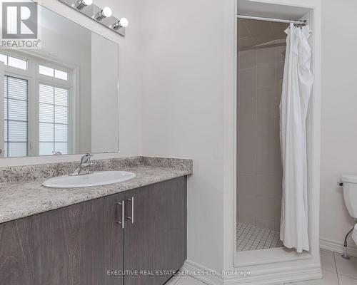 152 Remembrance Road, Brampton (Northwest Brampton), ON - Indoor Photo Showing Bathroom