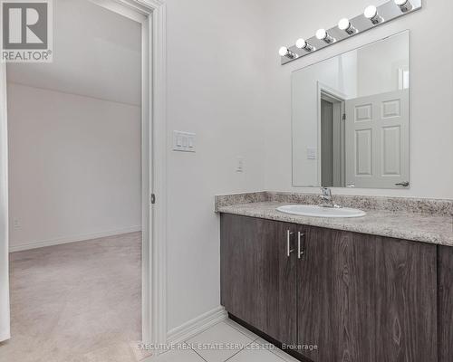 152 Remembrance Road, Brampton (Northwest Brampton), ON - Indoor Photo Showing Bathroom