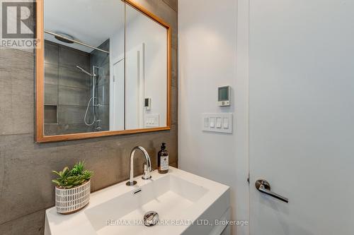 905 Carlaw Avenue, Toronto (Playter Estates-Danforth), ON - Indoor Photo Showing Bathroom