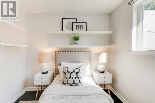 905 Carlaw Avenue, Toronto (Playter Estates-Danforth), ON - Indoor Photo Showing Bedroom