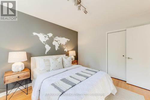 905 Carlaw Avenue, Toronto (Playter Estates-Danforth), ON - Indoor Photo Showing Bedroom