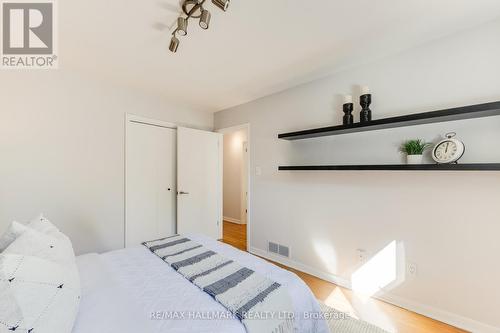 905 Carlaw Avenue, Toronto (Playter Estates-Danforth), ON - Indoor Photo Showing Bedroom