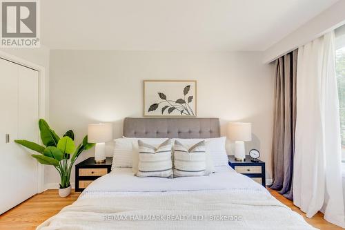 905 Carlaw Avenue, Toronto (Playter Estates-Danforth), ON - Indoor Photo Showing Bedroom