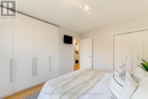 905 Carlaw Avenue, Toronto (Playter Estates-Danforth), ON - Indoor Photo Showing Bedroom