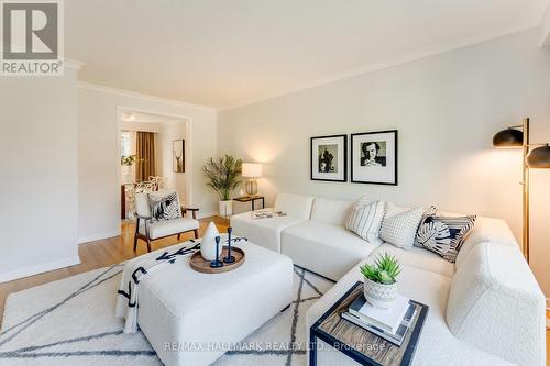 905 Carlaw Avenue, Toronto (Playter Estates-Danforth), ON - Indoor Photo Showing Living Room