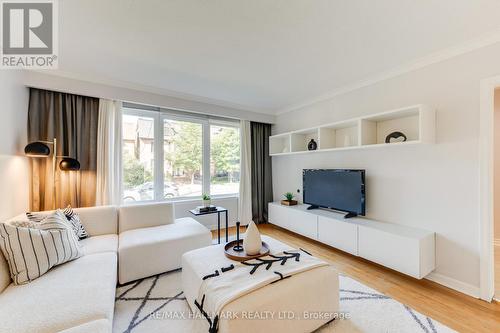 905 Carlaw Avenue, Toronto (Playter Estates-Danforth), ON - Indoor Photo Showing Living Room