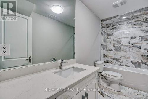 150 Oliver Place, Oakville, ON - Indoor Photo Showing Bathroom