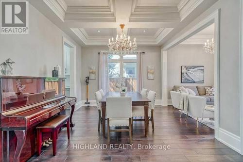 150 Oliver Place, Oakville, ON - Indoor Photo Showing Dining Room